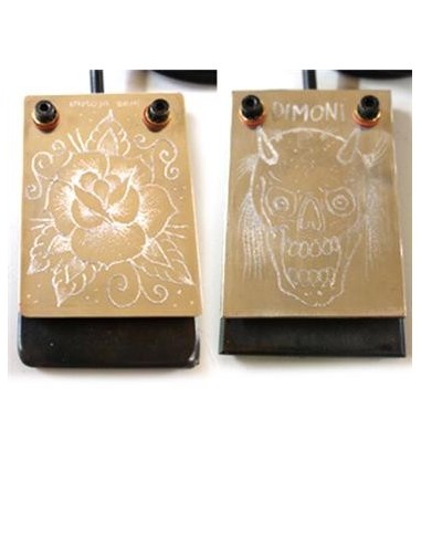 Pedal grabado a mano