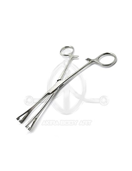 Pinza triangular abierta